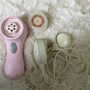 Clarisonic Pink Mia w/ new brush head